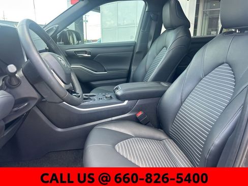 Certified 2025 Toyota Highlander XSE AWD/4WD image 18