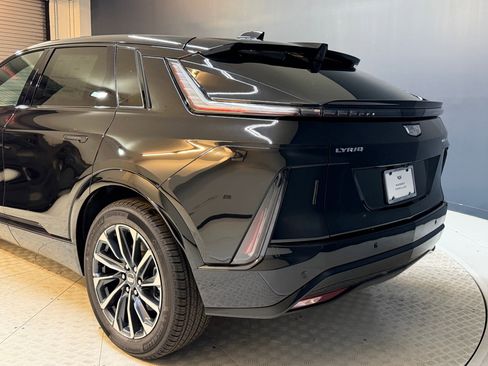 New 2026 Cadillac Lyriq Sport AWD/4WD image 23