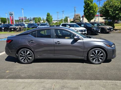 Used 2025 Nissan Sentra SV w/ SV Premium Package FWD image 6