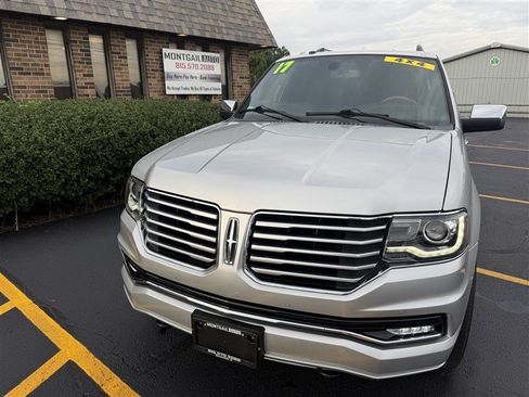 Used 2017 Lincoln Navigator L Select AWD/4WD image 2