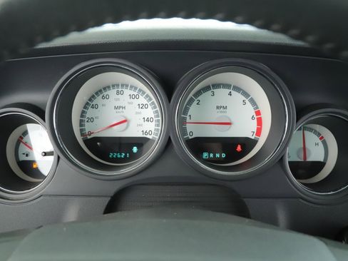 Used 2010 Dodge Challenger R/T image 7