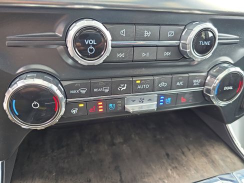 Used 2022 Ford F150 Lariat w/ Equipment Group 502A High image 16