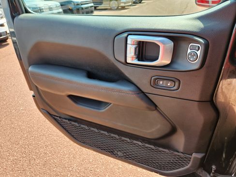 Used 2020 Jeep Wrangler Unlimited Rubicon w/ Safety Group image 24