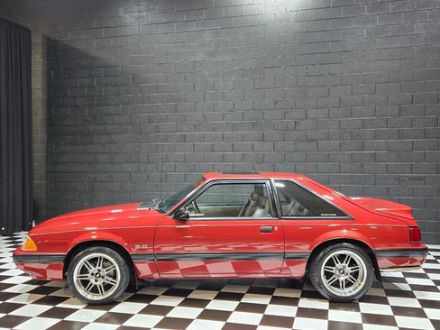 Used 1990 Ford Mustang LX image 4
