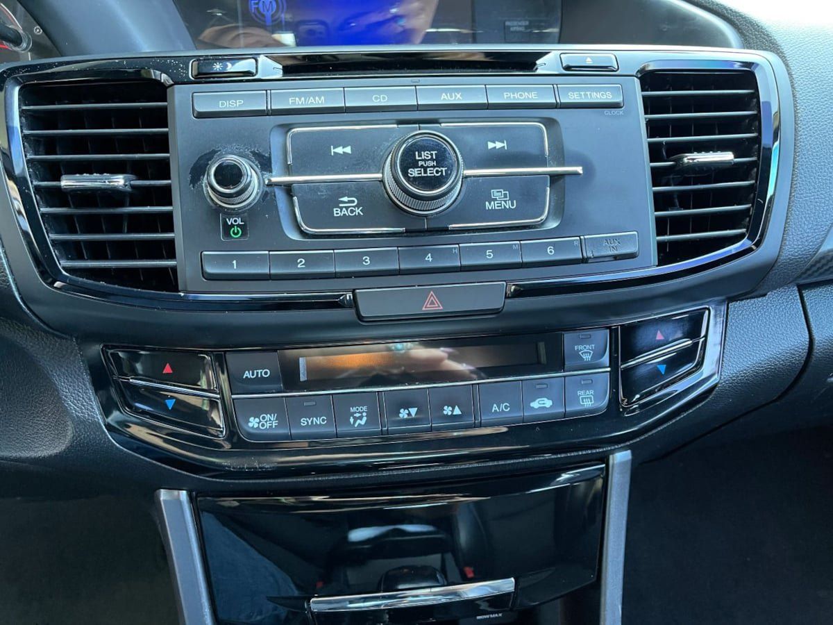 Used 2017 Honda Accord Sport image 19
