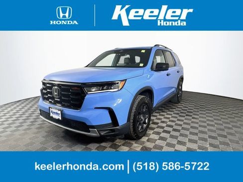 Certified 2023 Honda Pilot TrailSport image 1