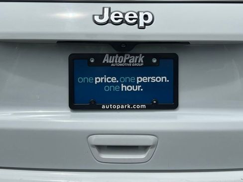 Used 2024 Jeep Compass Latitude AWD/4WD image 10