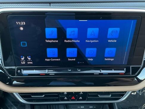 Certified 2026 Volkswagen Atlas Cross Sport SEL R-Line AWD/4WD image 26