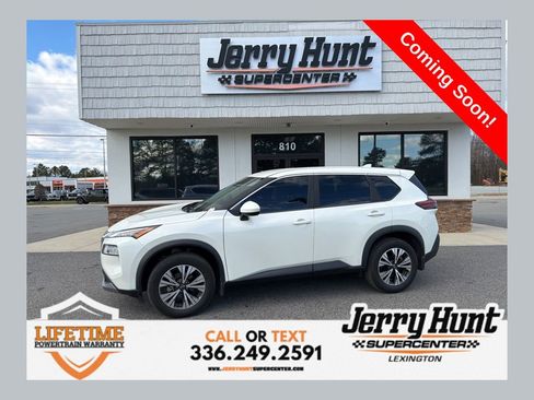 Used 2023 Nissan Rogue SV image 1