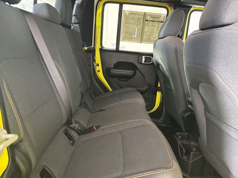 Used 2024 Jeep Gladiator Sport image 25