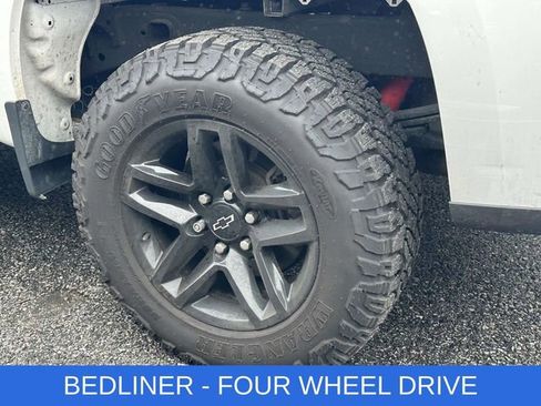 Used 2021 Chevrolet Silverado 1500 LT Trail Boss w/ LPO, Dark Essentials Package image 7