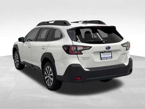 Certified 2024 Subaru Outback Premium w/ Popular Package #1 AWD/4WD image 4