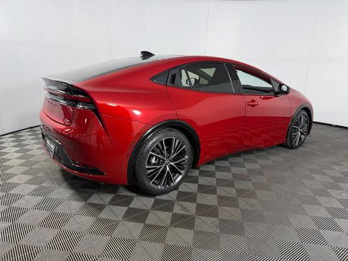 Used 2025 Toyota Prius Limited w/ Limited Premium Package FWD image 5