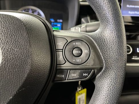 Used 2021 Toyota Corolla LE image 27