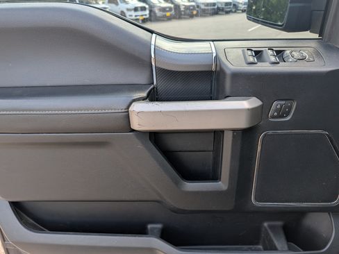 Used 2019 Ford F150 Lariat w/ Equipment Group 502A Luxury AWD/4WD image 19