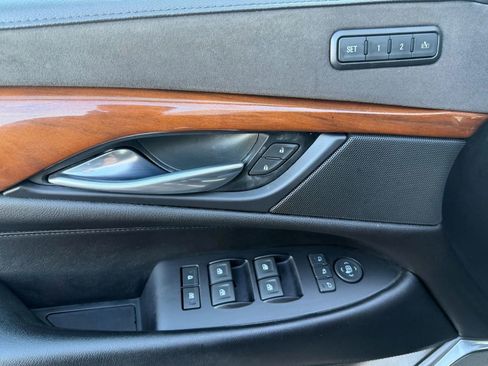 Used 2018 Cadillac Escalade ESV Luxury image 10