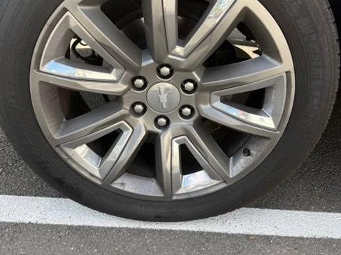 Used 2018 Chevrolet Tahoe Premier AWD/4WD image 11