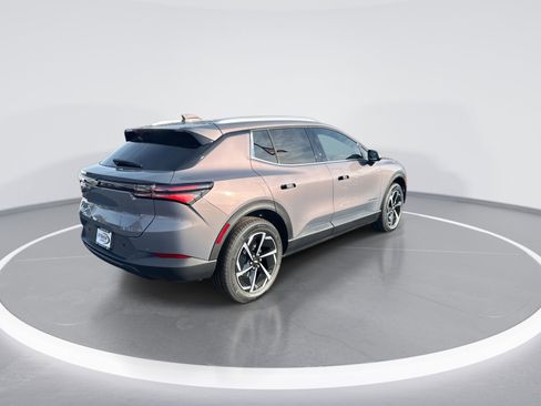 New 2026 Chevrolet Equinox EV LT image 9