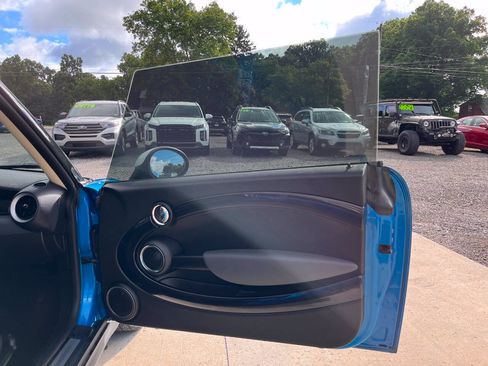 Used 2011 MINI Cooper S FWD image 9