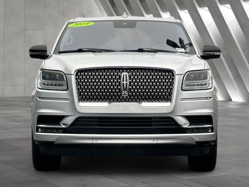 Used 2019 Lincoln Navigator Reserve image 9