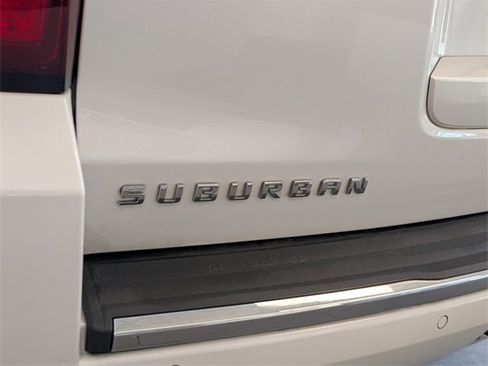 Certified 2019 Chevrolet Suburban Premier image 11