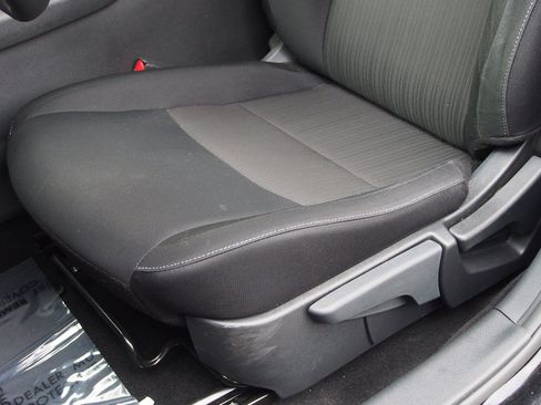 Used 2025 Nissan Sentra SV FWD image 17