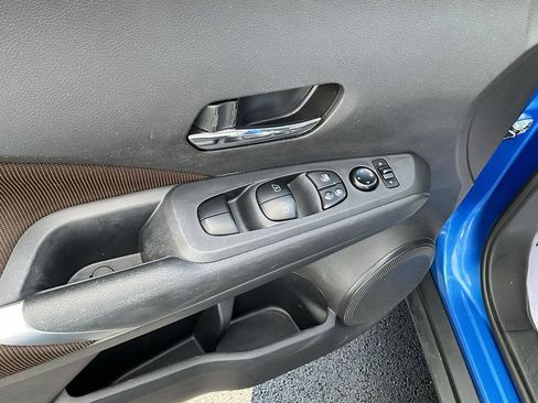 Used 2023 Nissan Kicks SR image 32