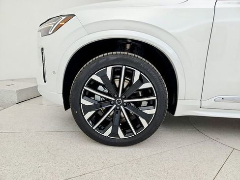 New 2025 Volvo XC90 B6 Plus w/ Protection Package Premier image 35