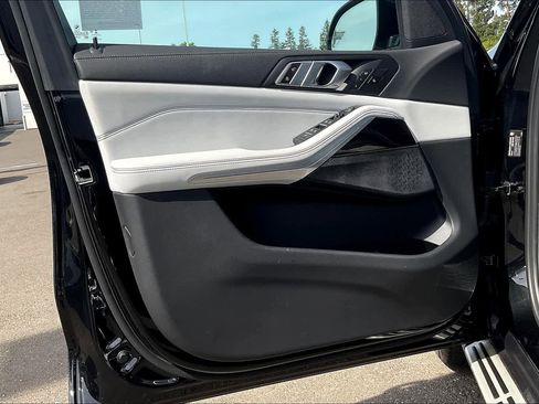 Used 2023 BMW X5 sDrive40i w/ Premium Package image 26