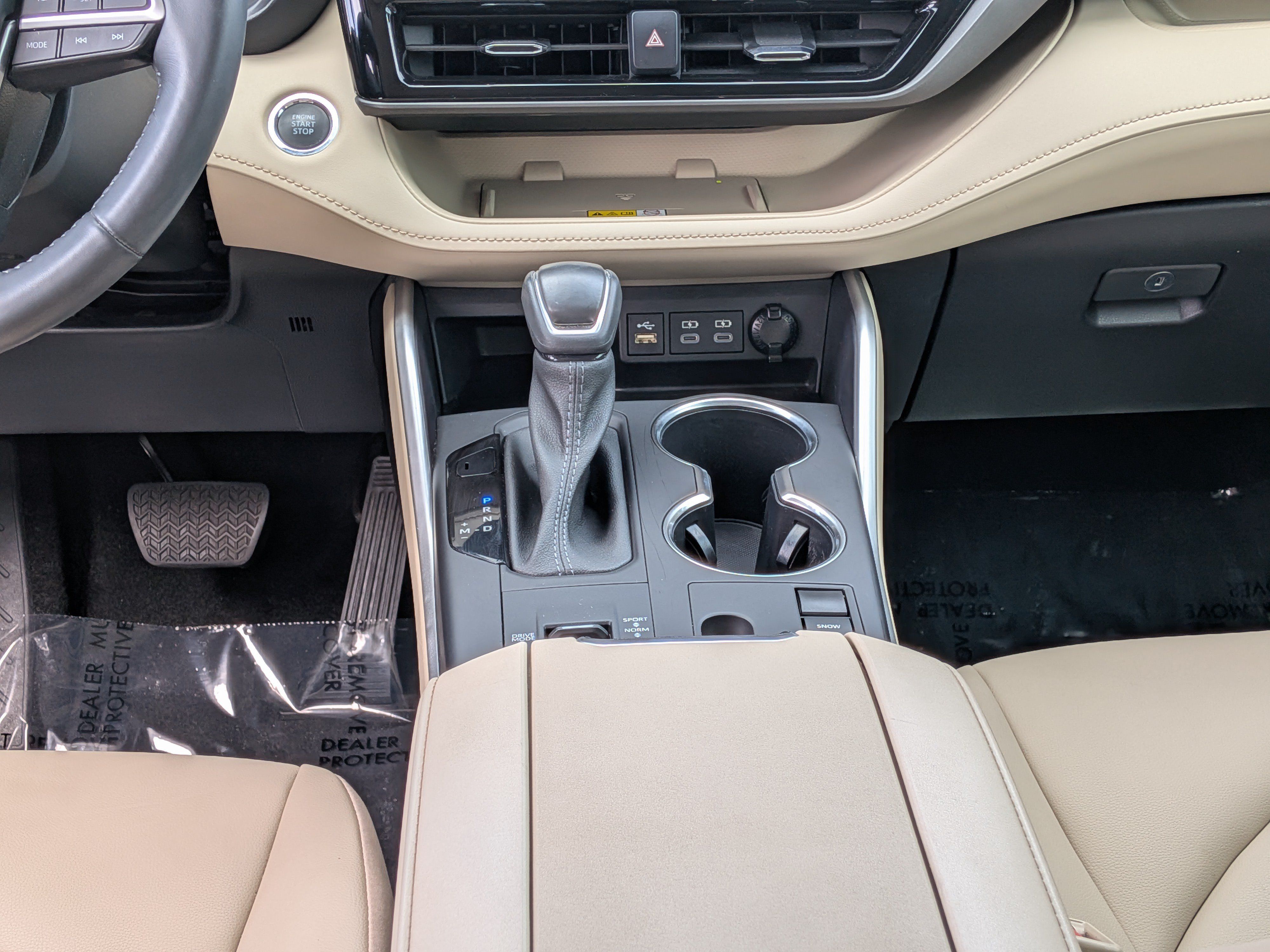 Used 2023 Toyota Highlander XLE FWD image 21