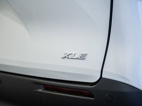 New 2026 Toyota Sienna XLE AWD/4WD image 8