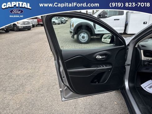 Used 2016 Jeep Cherokee 75th Anniversary image 19