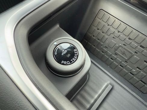 New 2025 Ford Expedition Max Platinum w/ Stealth Performance Package image 29