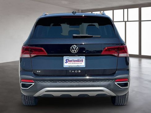 Used 2022 Volkswagen Taos SE FWD image 5
