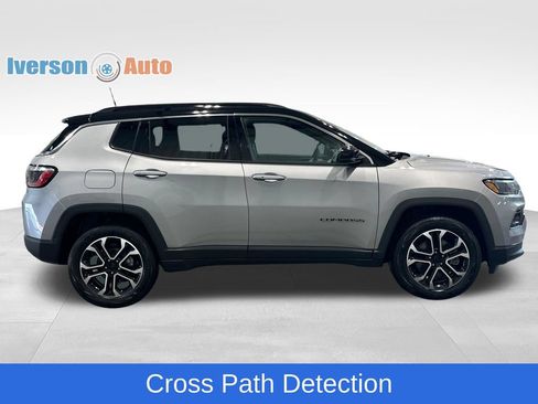 Used 2023 Jeep Compass Limited AWD/4WD image 10