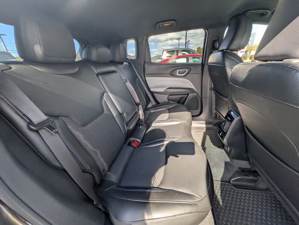 Used 2023 Jeep Compass Latitude w/ Convenience Group AWD/4WD image 25