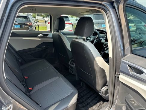 Used 2026 Volkswagen Taos SE AWD/4WD image 19