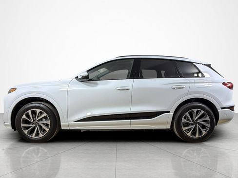 Used 2025 Audi Q6 e-tron Premium w/ Convenience Package AWD/4WD image 2