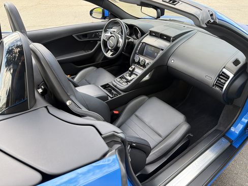 Used 2018 Jaguar F-TYPE R-Dynamic AWD/4WD image 22