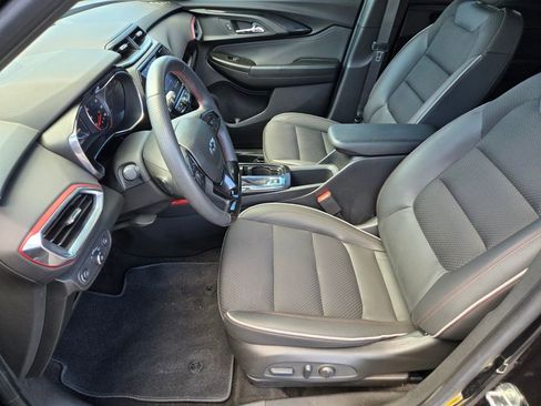 Used 2023 Chevrolet TrailBlazer RS w/ Sun and Liftgate Package FWD image 10