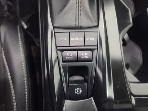 Used 2025 Toyota Camry SE image 36