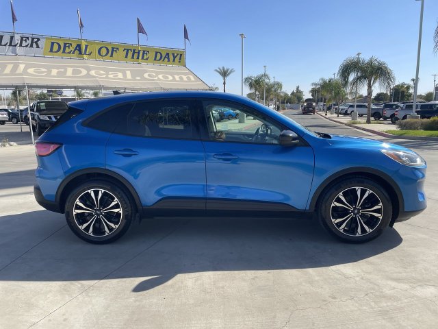 Used 2021 Ford Escape SE w/ SE Sport Appearance Package FWD image 9