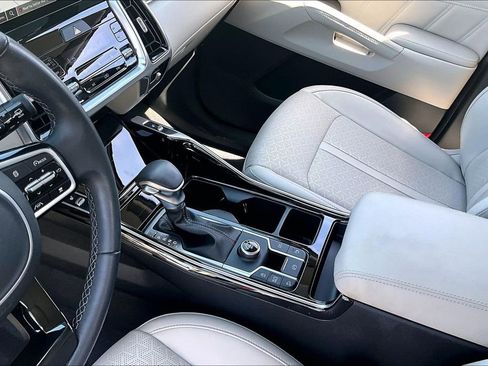 Used 2023 Kia Sorento SX FWD image 17