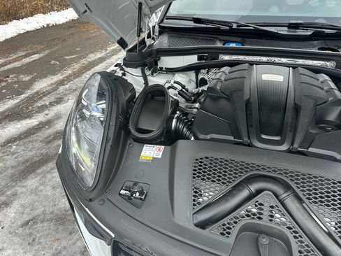 Used 2023 Porsche Macan S image 8