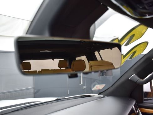 Used 2022 Jeep Grand Wagoneer Series III w/ HD Trailer Tow Package image 21