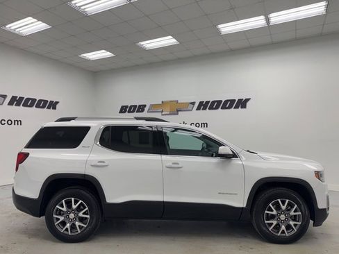 Used 2023 GMC Acadia SLT image 4