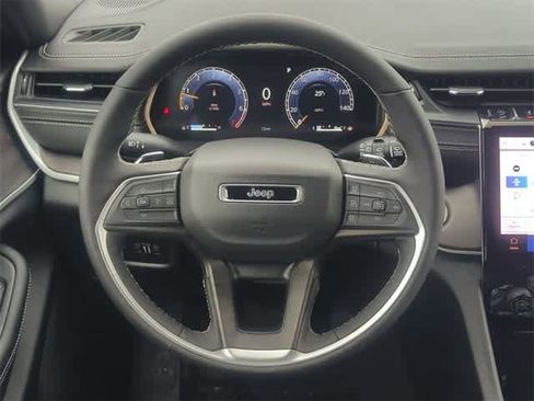 New 2025 Jeep Grand Cherokee Limited image 22