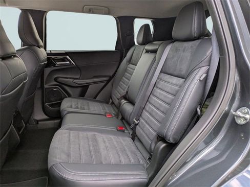 New 2026 Mitsubishi Outlander SE image 15