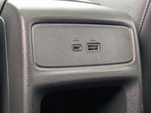 Used 2025 Chevrolet Trax RS w/ Sunroof Package image 37