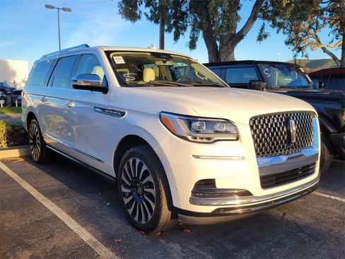 Used 2022 Lincoln Navigator L Black Label image 9